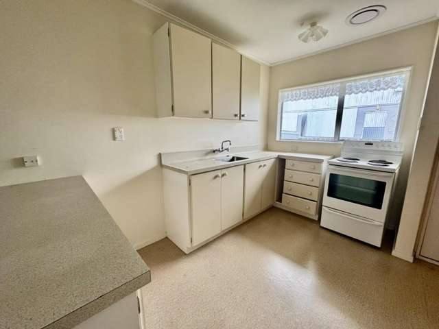  2/12 Fraser Street Wainuiomata_2