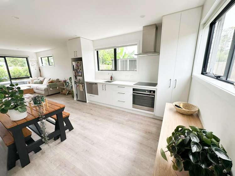 7/12 Enderby Drive Te Atatu Peninsula_2