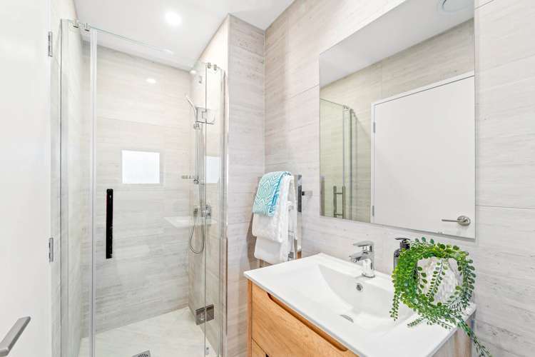 1/6 Ocean View Road Northcote_20