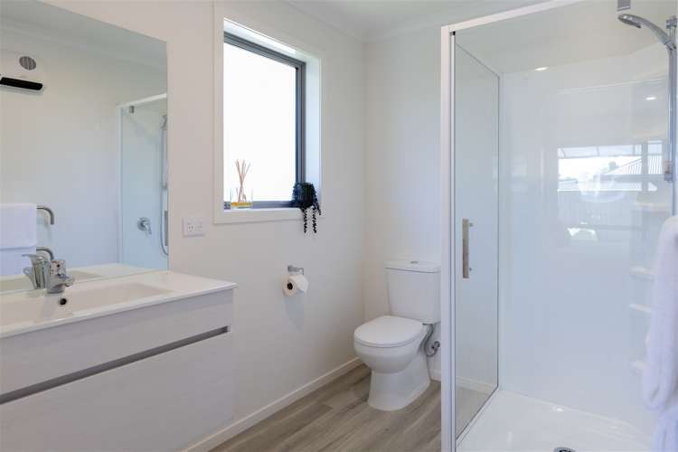 23 Corsair Crescent Burleigh_11