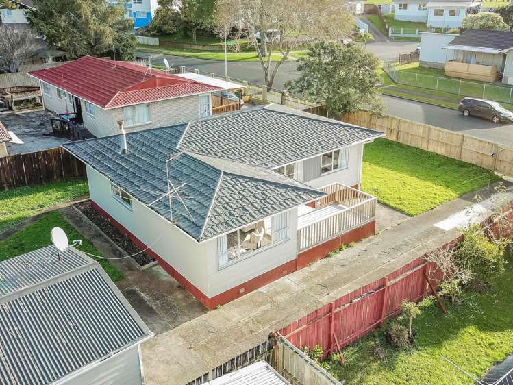 27 Sandrine Avenue Clover Park_25