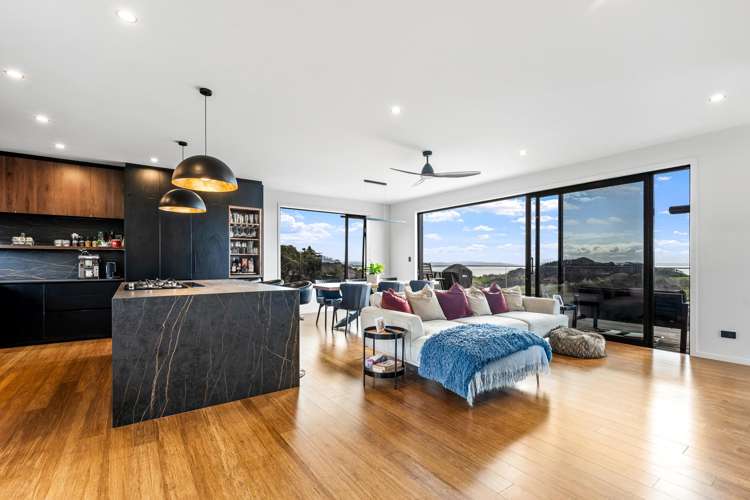 1570 Cove Road Mangawhai_12