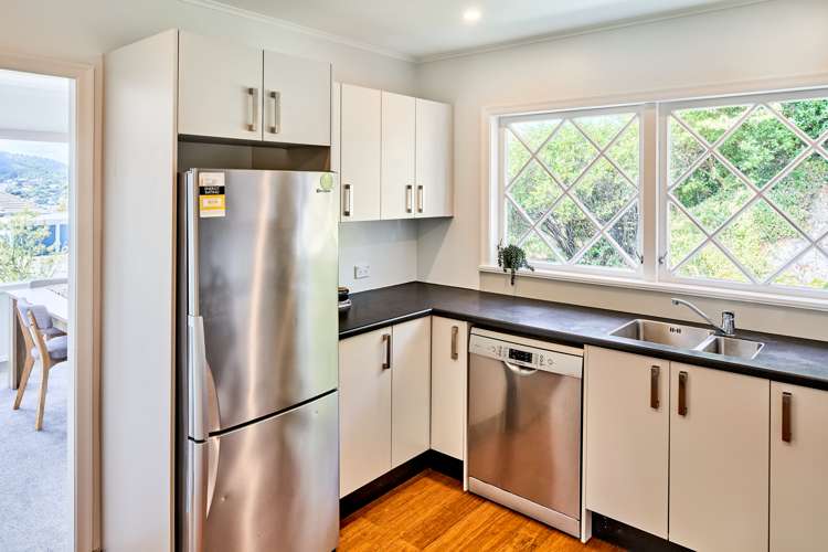 2 Parklands Drive Karori_6