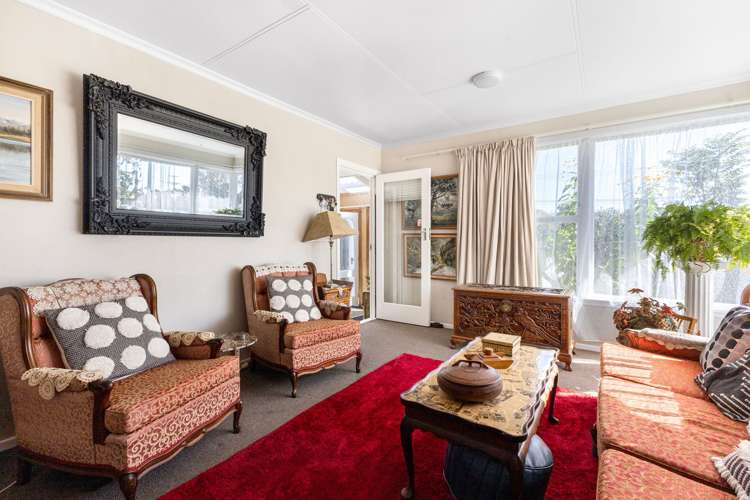 8 Omata Road Westown_12