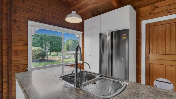 359 Dixons Road_3