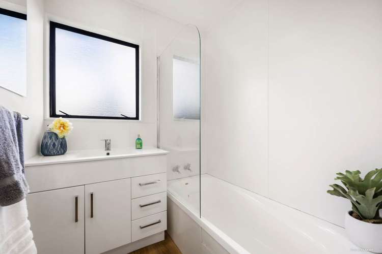 2/50 Airfield Road Takanini_10