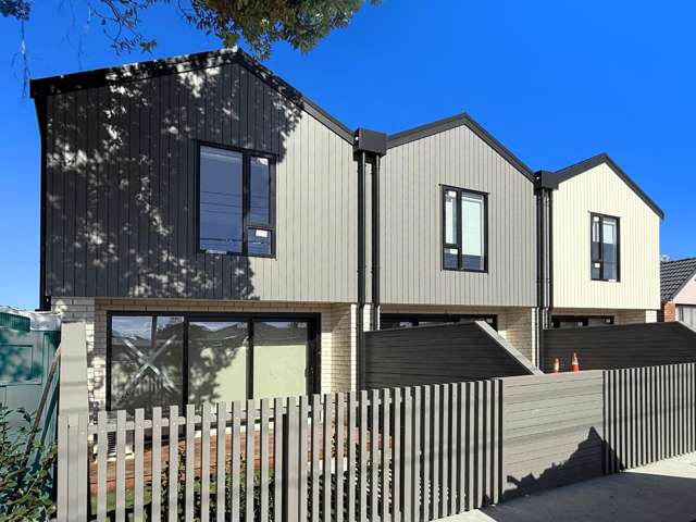 Brand-New 2-Bedroom, 2-Level Townhouses for Rent – Te Atatū Peninsula