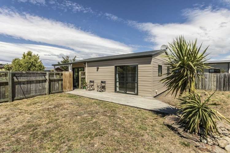 8 Sherwin Avenue Albert Town_4