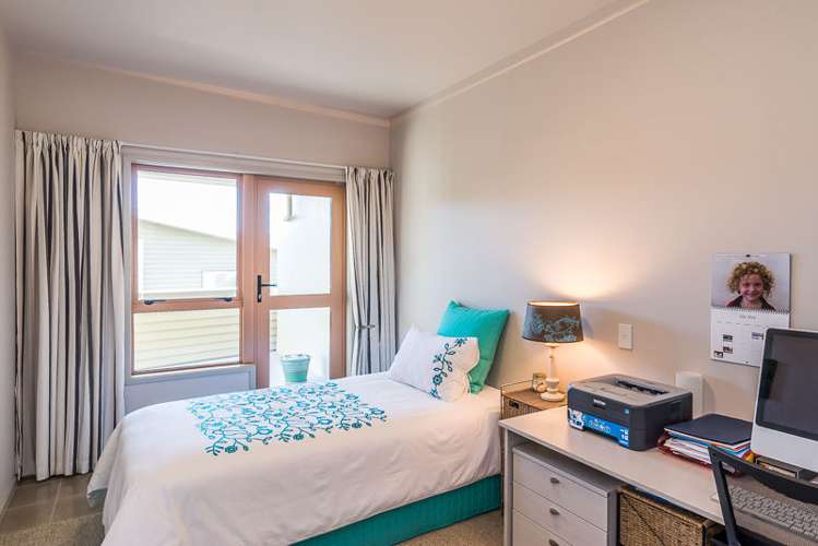 12/1 Marine Parade Paraparaumu Beach_13