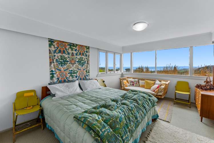 27 Domain Crescent Muriwai Beach_11