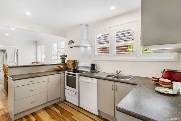 6 Amberley Avenue Te Atatu South_13