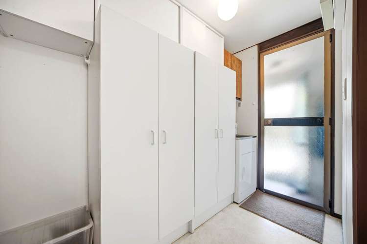 96 & 96A Queen Street Northcote Point_19