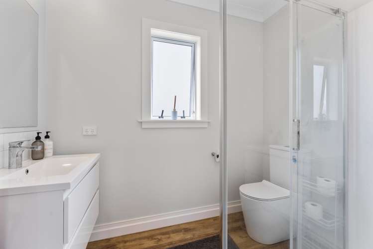 11 Leith Road Okato_12