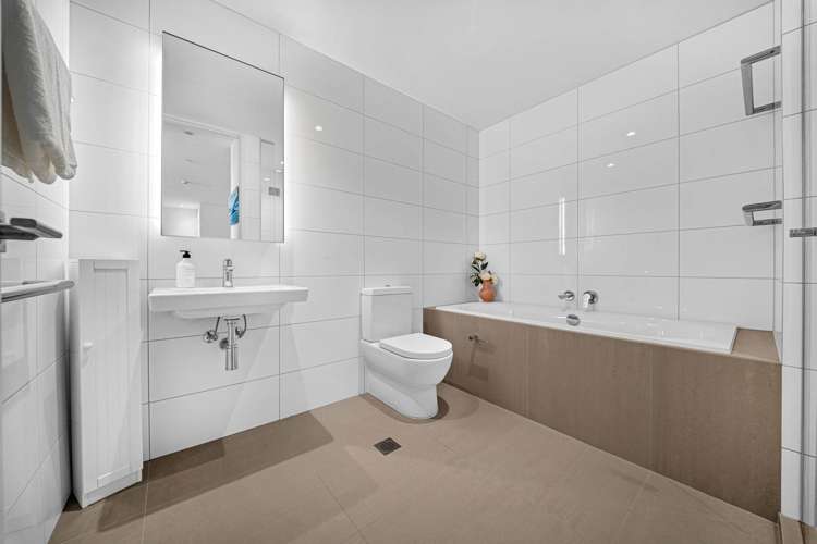 202/223A Green Lane West Epsom_20