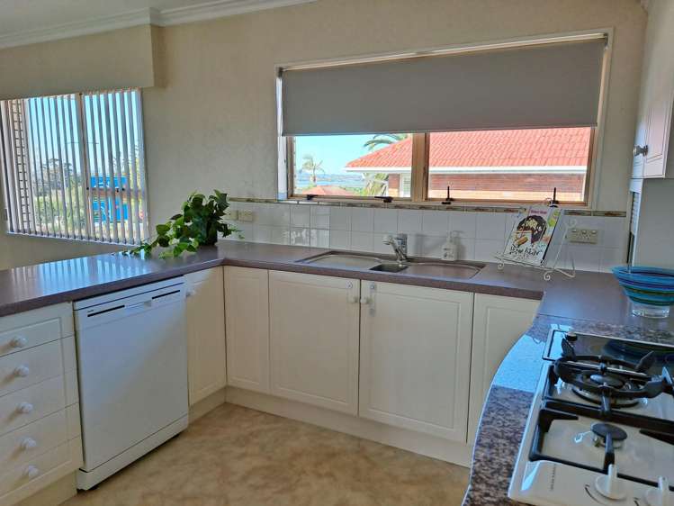 91 Royal View Road Te Atatu South_6