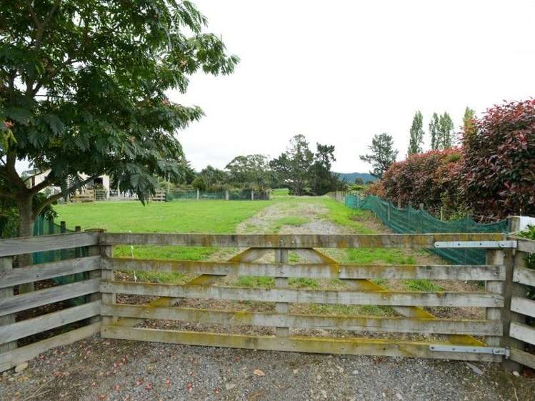 217 Racecourse Road Waipawa_19