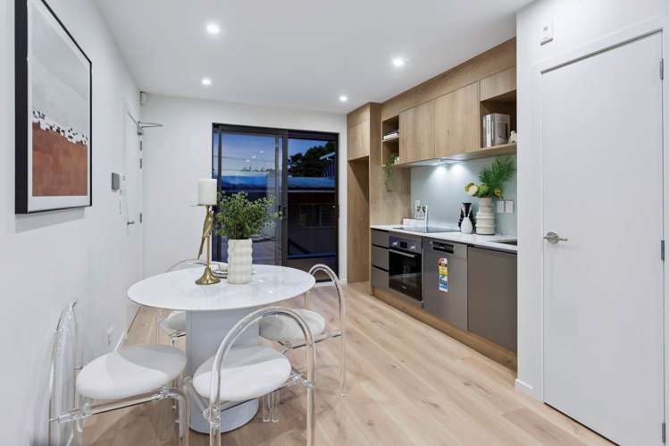 1-6  246 Wairau Road Glenfield_9