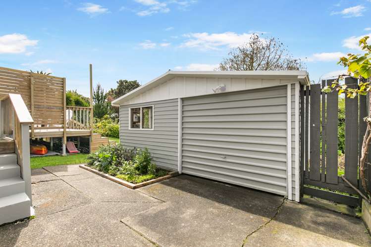 33 Crocombe Crescent Beach Haven_17