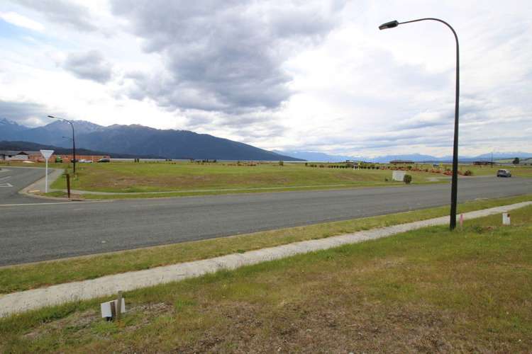 34 Pounamu Drive Te Anau_1