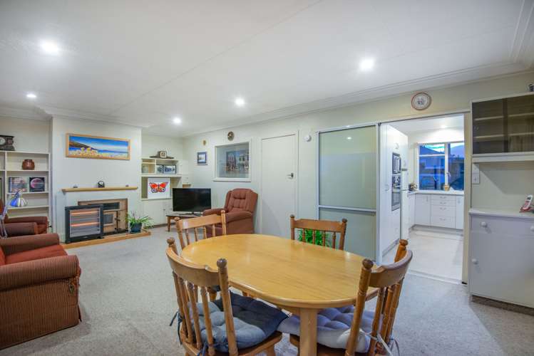139 Easther Crescent Kew_5