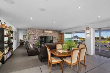 5/50B Cross Road (Apt 202 Nautilus)_2