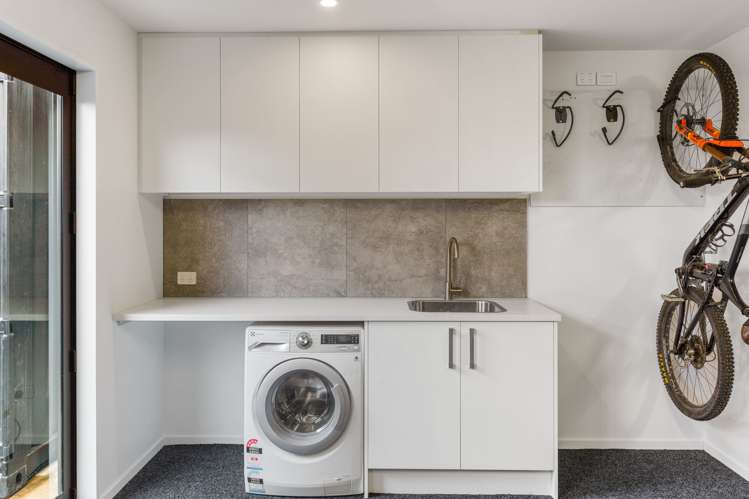 196 Southfield Drive Lincoln_21