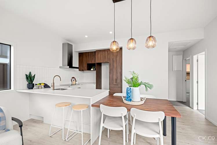 35b Pine Avenue Upper Hutt_1