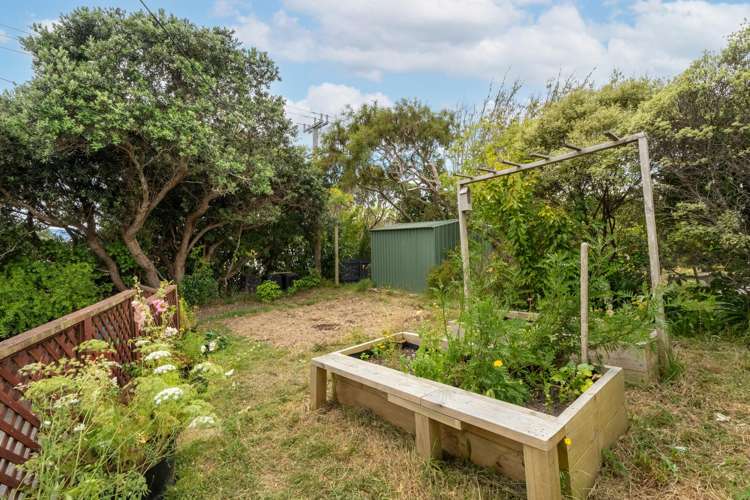 37 Hampton Hill Road Tawa_19