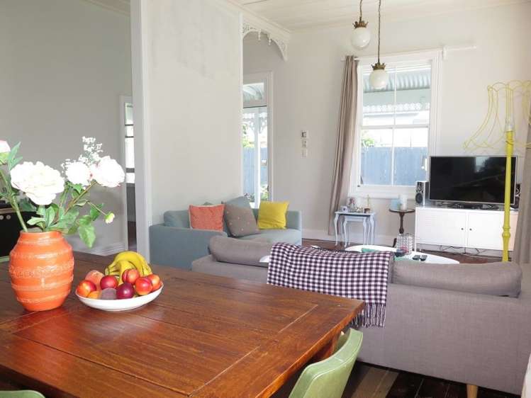 2 Smith Street Raglan_7