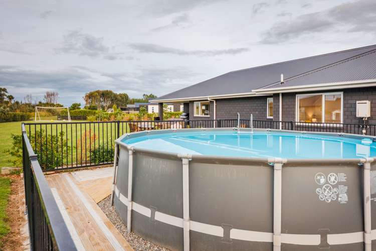 21 Loveston Lane Kelvin Grove_25