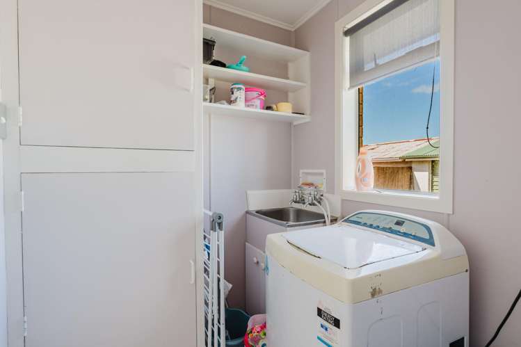 14 Jeanette Street Glenview_16