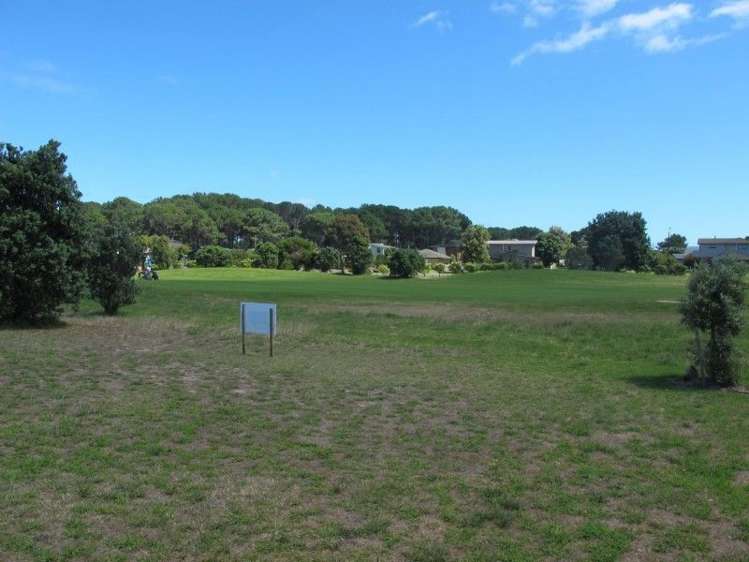 133 The Fairway Matarangi_5