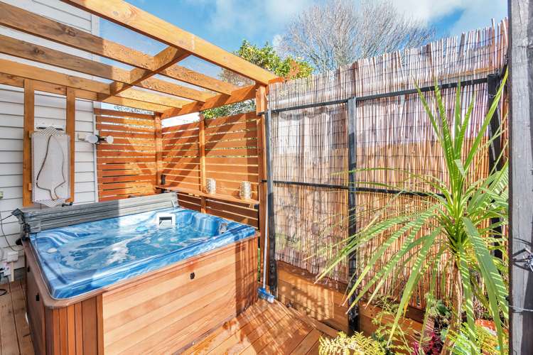 7a Roberts Road Te Atatu South_21