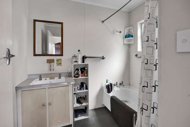 49 Collins Street Hawera_15