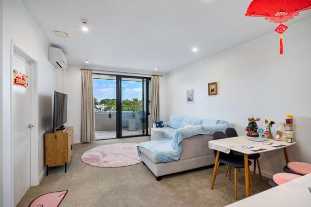209/1 Kimiora Street Three Kings_3
