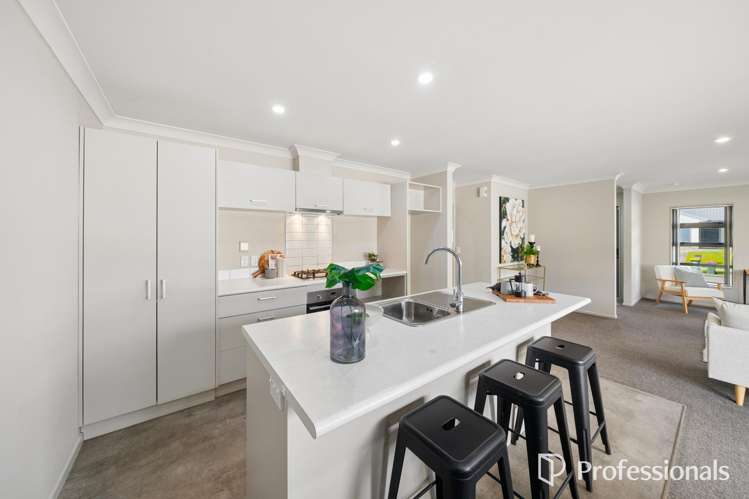 16 Poppy Watts Grove_3