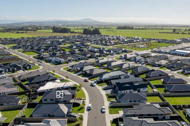 13 Stackwood Avenue Woodend_19