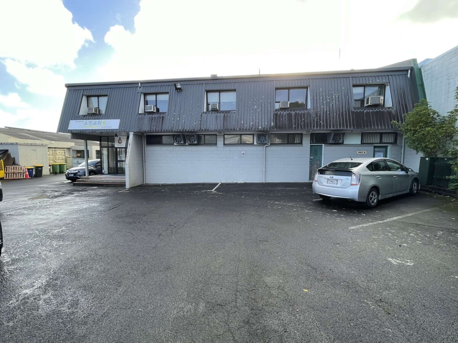 Unit 8, 81 Hillside Road Wairau Valley_0