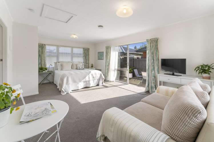 38 Willow Avenue Stoke_1