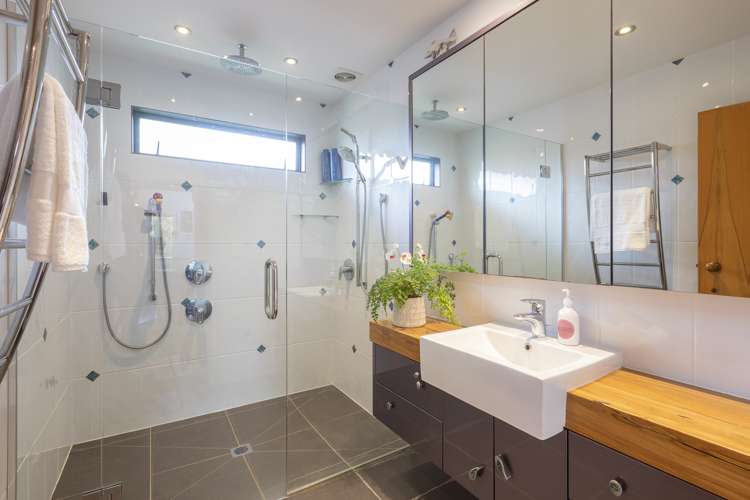 17 Harbour View Road Point Wells_13