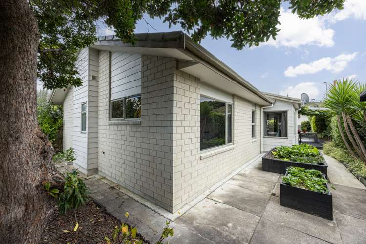 4 West Place Greenmeadows_15