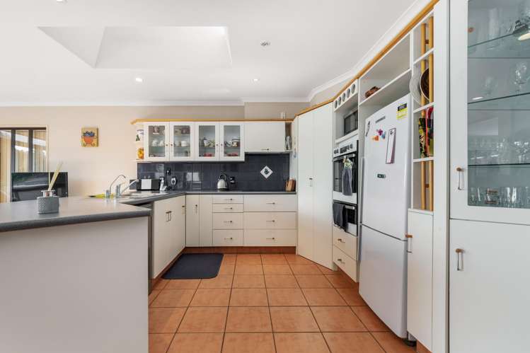 14 Waikareao Way Brookfield_10