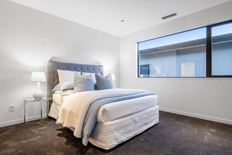 15 Humenga Place Long Bay_27