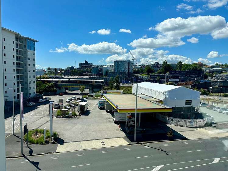 521/133 Beach Road Auckland Central_1