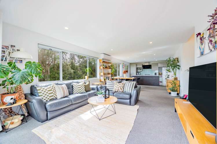 37 Bernard Magnus Lane Greenhithe_5