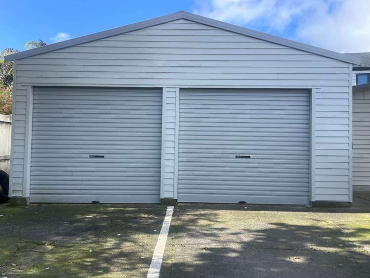 74 McLeod Road Te Atatu South_14