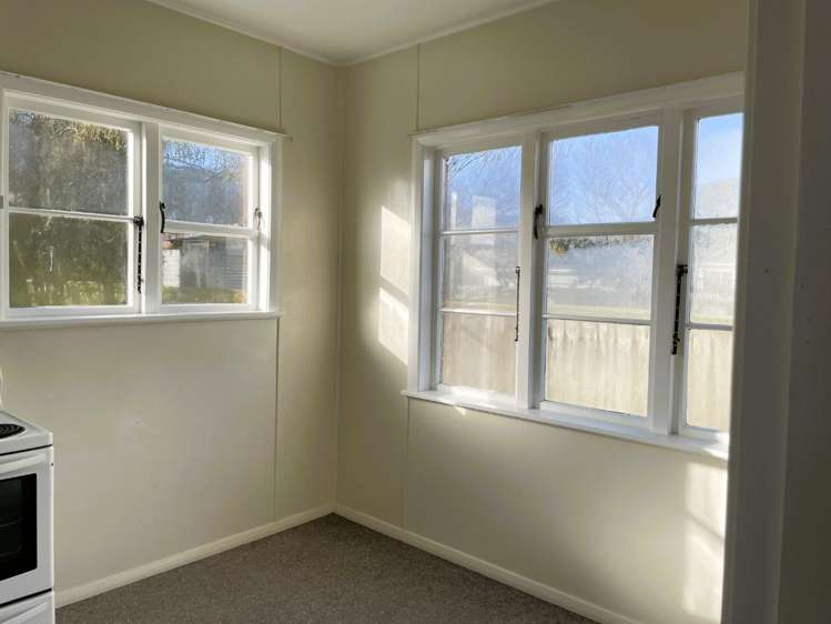 8 Compton Crescent 1353_3