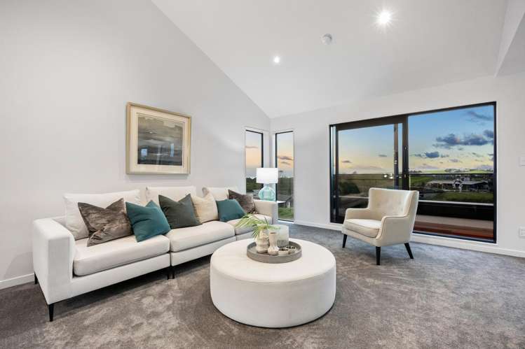 17 Humenga Place Long Bay_19