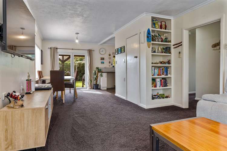 17 Maitland Avenue Stoke_18