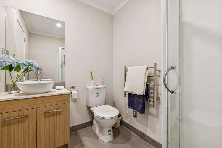 10 Panakenake Way Flat Bush_16